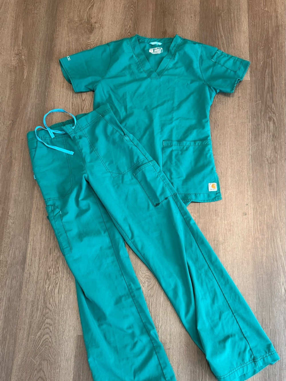 Carhartt Women’s Turquoise Scrub Set - Teal XS